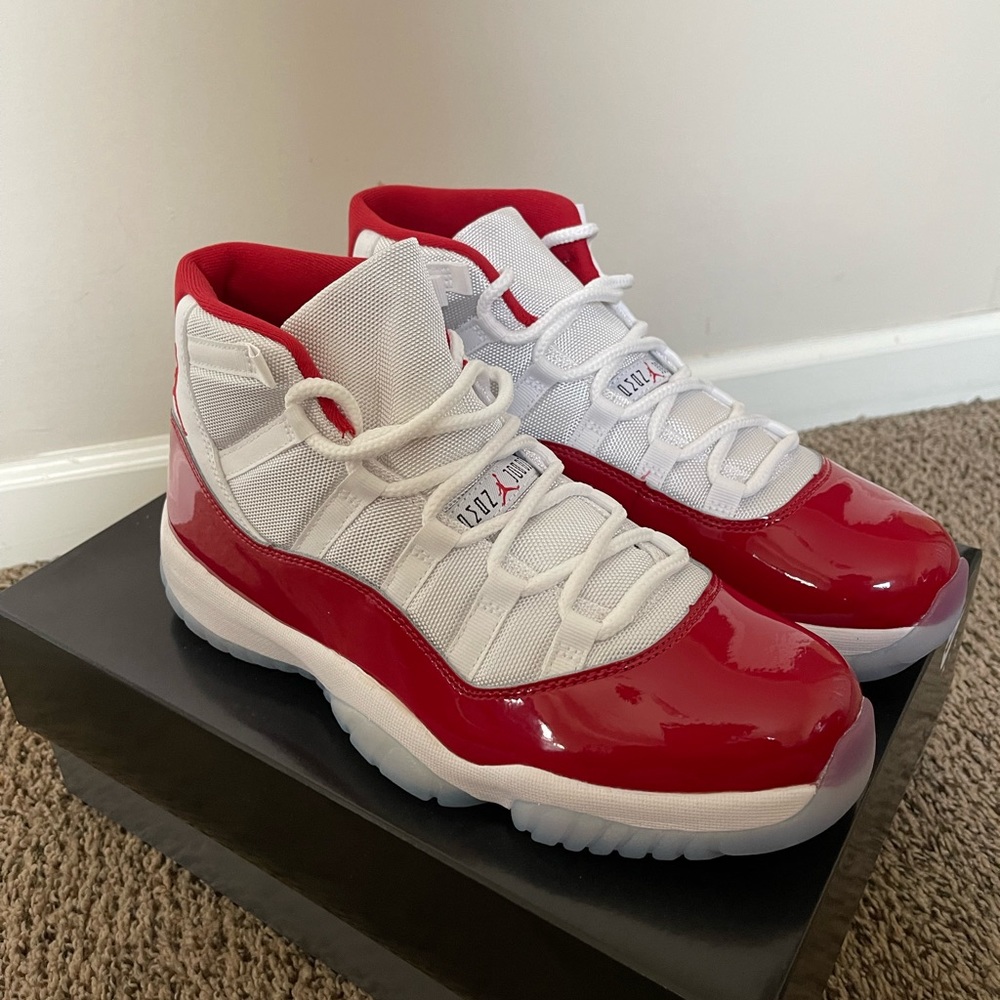 Brand new never worn Jordan Cherry 11’s
